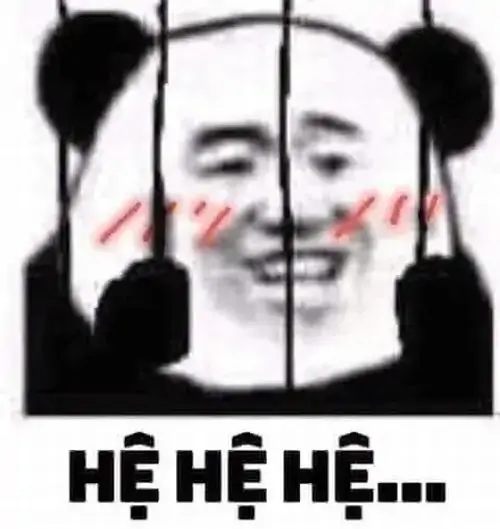 18 Sau song sắt đen, mặt gấu trúc cười hề hề với má ửng hồng, tạo cảm giác vừa gian vừa ngây thơ